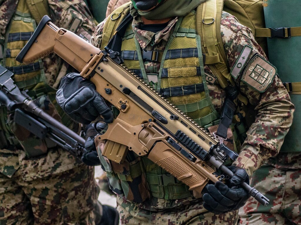 Topp 10 vapen som används av amerikanska specialstyrkor: Från taktiska klassiker till moderna kraftpaket