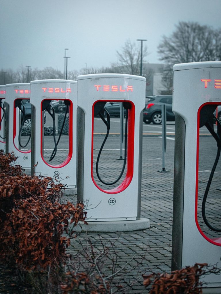 De 10 länderna med flest elbilar 2025 – här susar strömmen som starkast